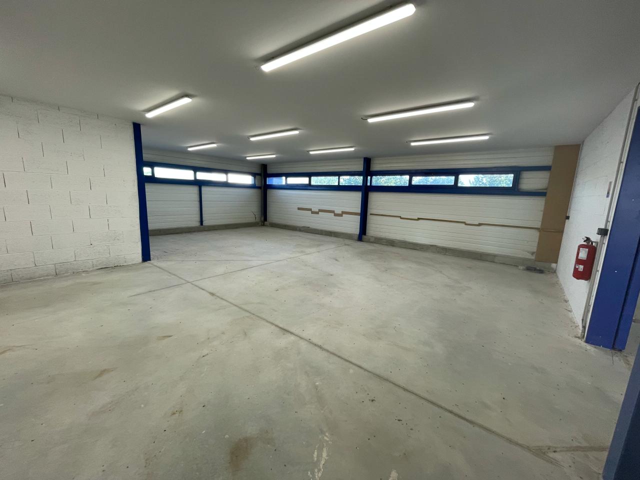 Local d'activité Availles-sur-Seiche 840m² Location local d'activité Availles-sur-Seiche Ille-et-Vilaine OLACT2425665 2